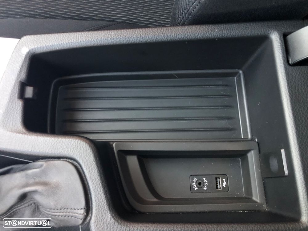 BMW 320 d Touring Aut. Efficient Dynamics Edition Sport Line - 37