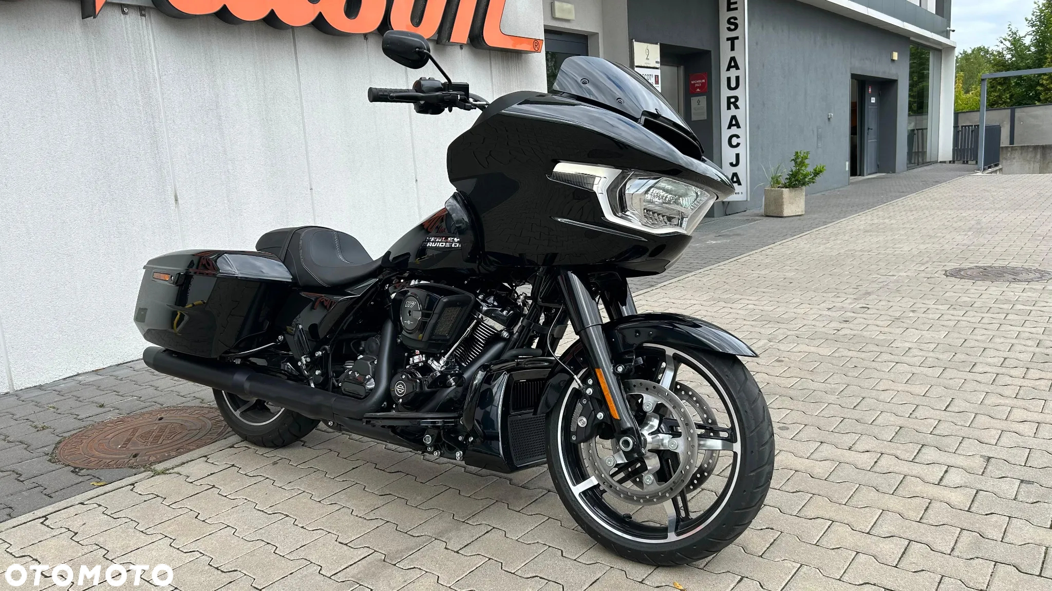 Harley-Davidson Touring Road Glide - 2