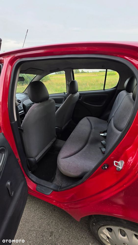 Toyota Yaris 1.0 Base - 9