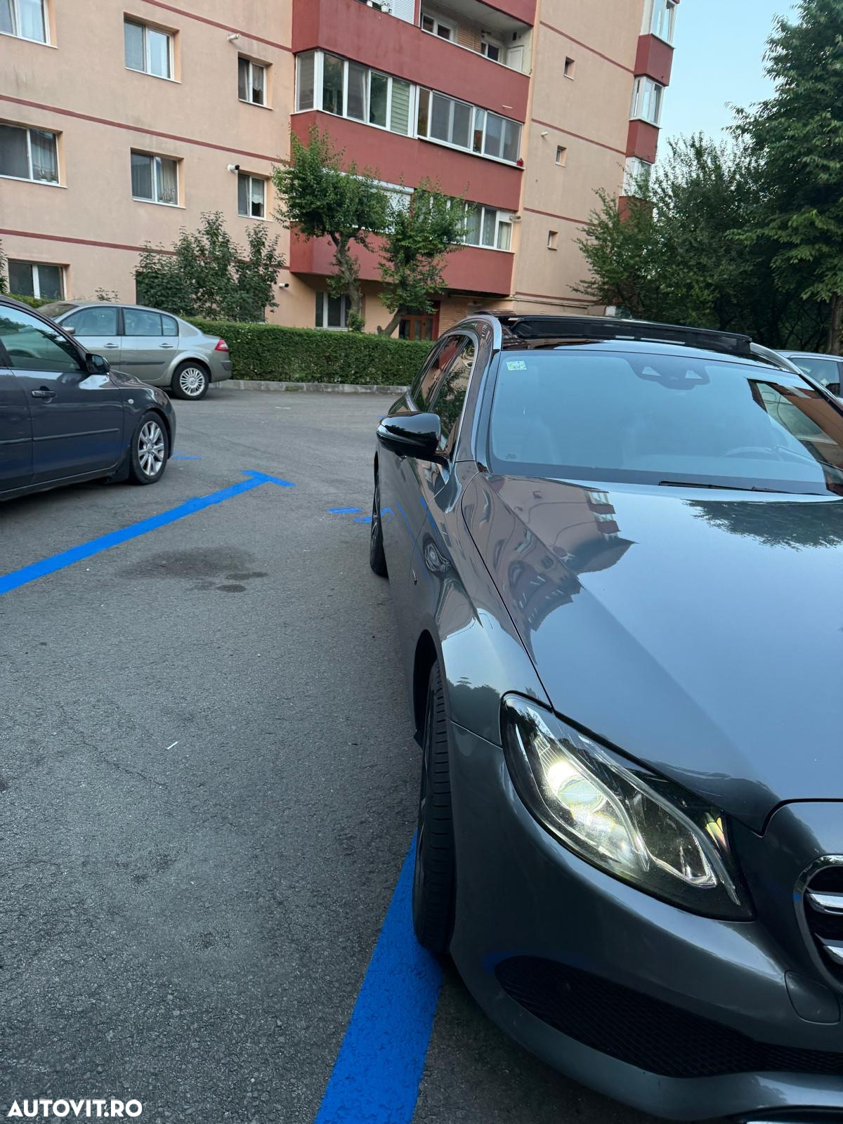 Mercedes-Benz E 300 de 4Matic T 9G-TRONIC Avantgarde - 4