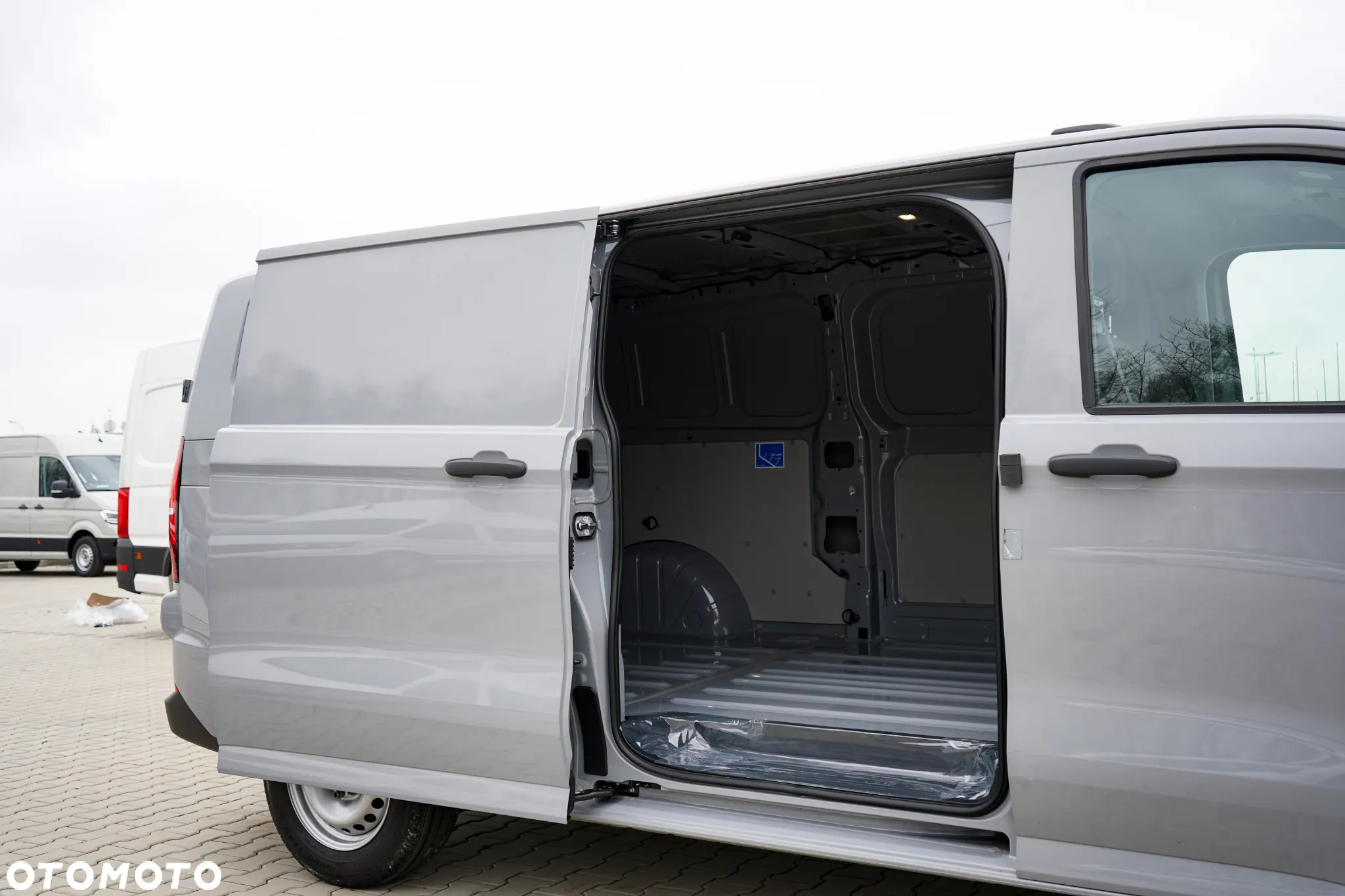 Volkswagen T7 Transporter - 9