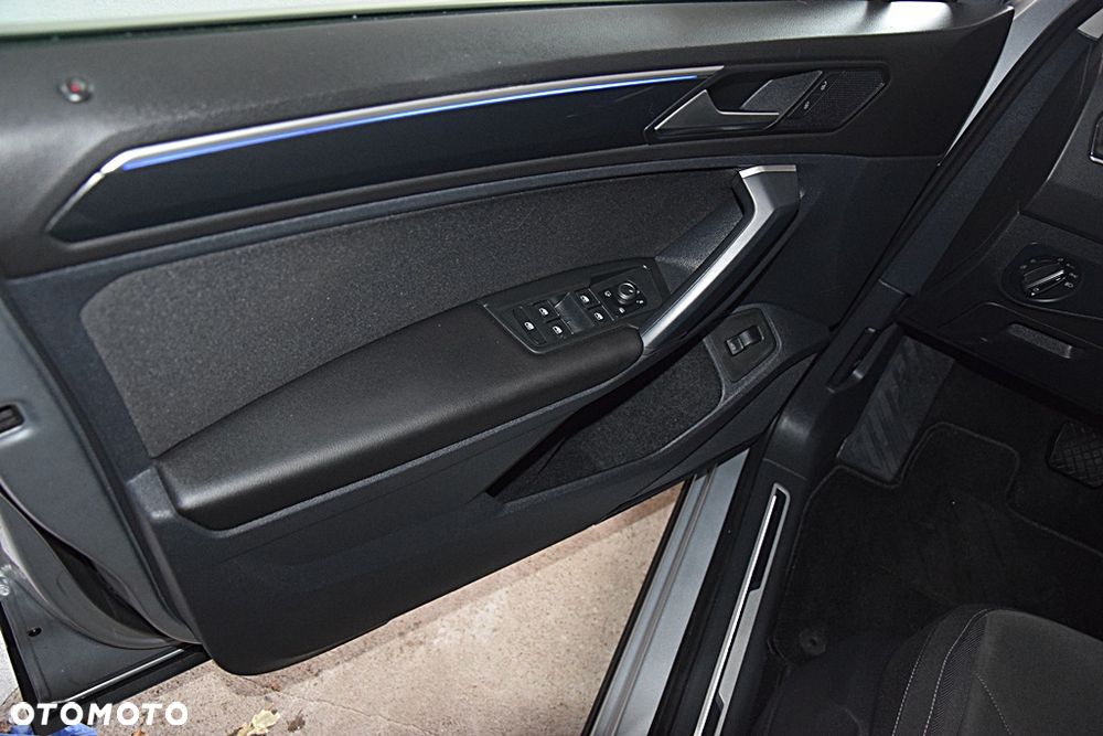 Volkswagen Tiguan 2.0 TDI SCR DSG R-Line - 26