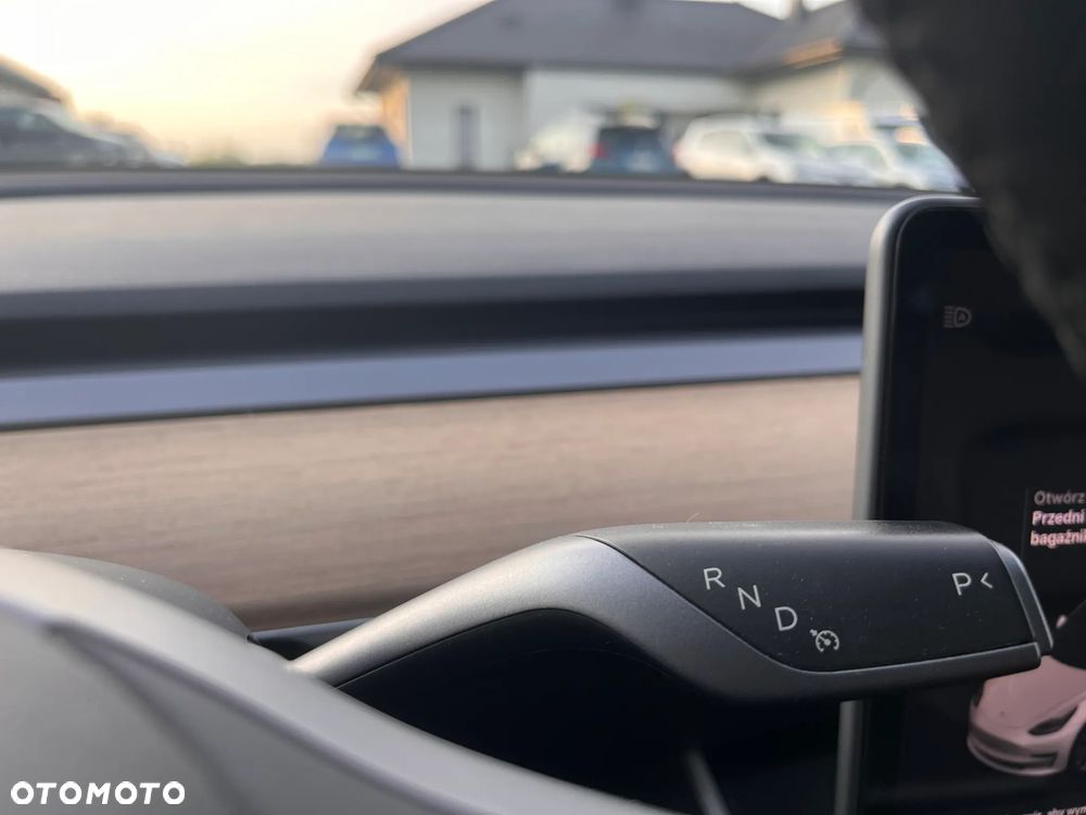 Tesla Model 3 - 30