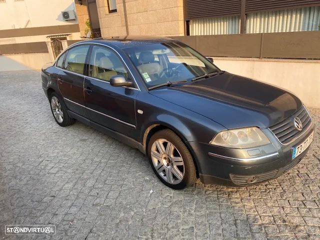 VW Passat 1.9 TDi Highline 4M - 3