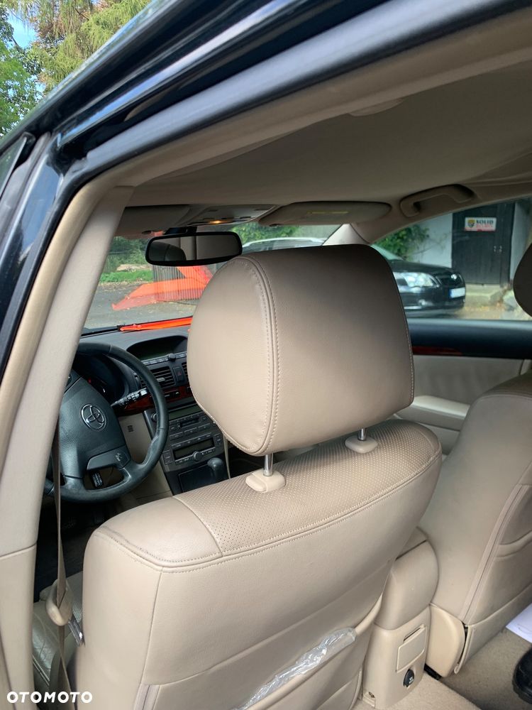 Toyota Avensis - 16