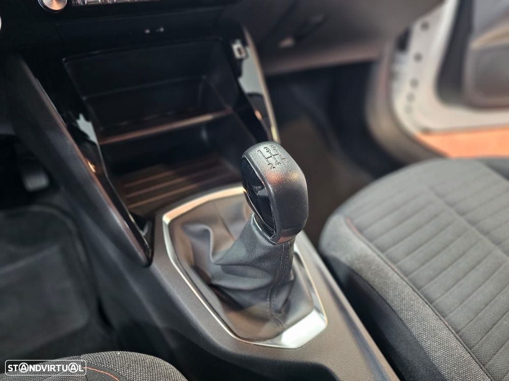 Peugeot 208 - 20