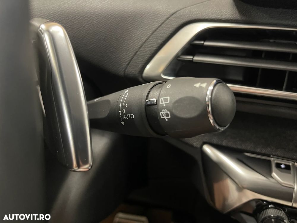 Peugeot 3008 Hybrid 225 e-EAT8 Roadtrip - 30
