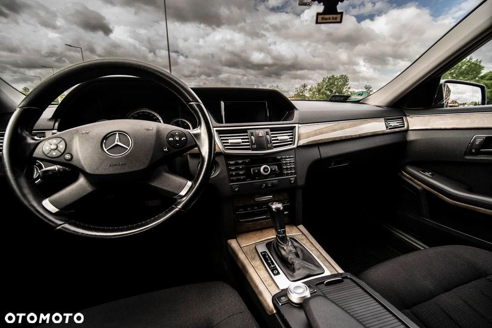 Mercedes-Benz Klasa E 220 CDI 7G-TRONIC Elegance - 6
