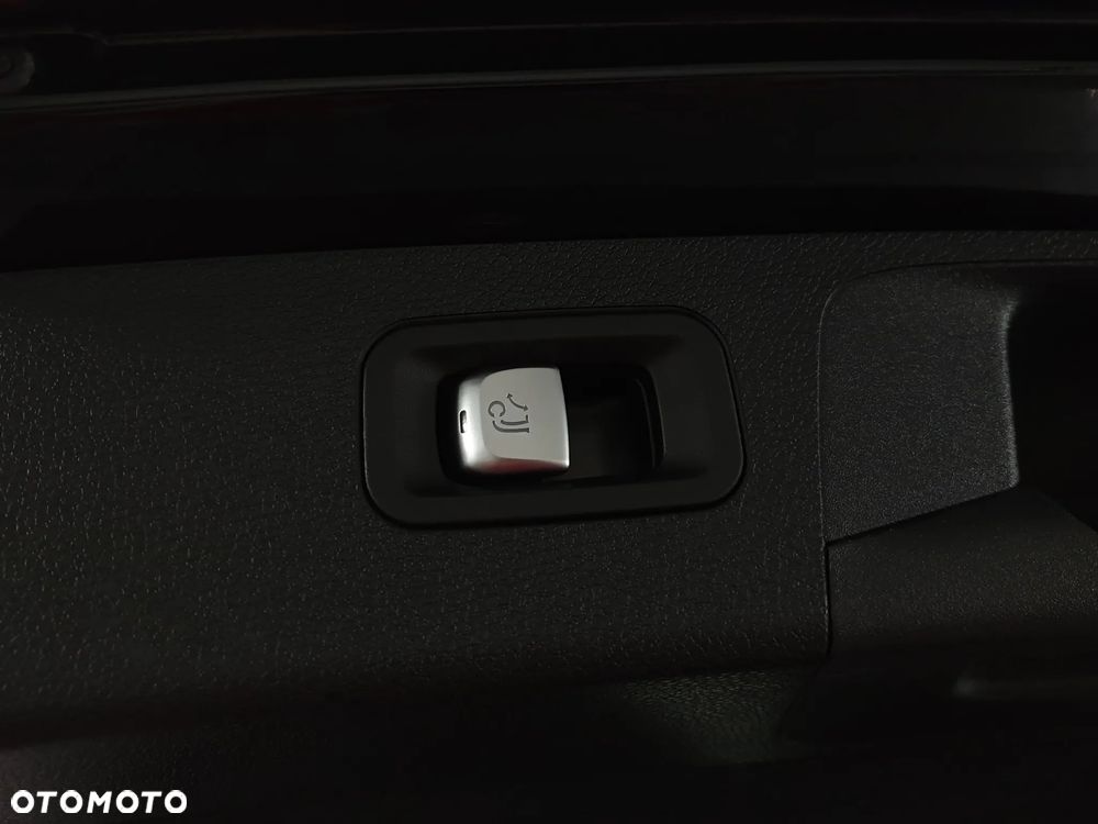Mercedes-Benz Klasa E 300 de 4Matic 9G-TRONIC AMG Line - 35