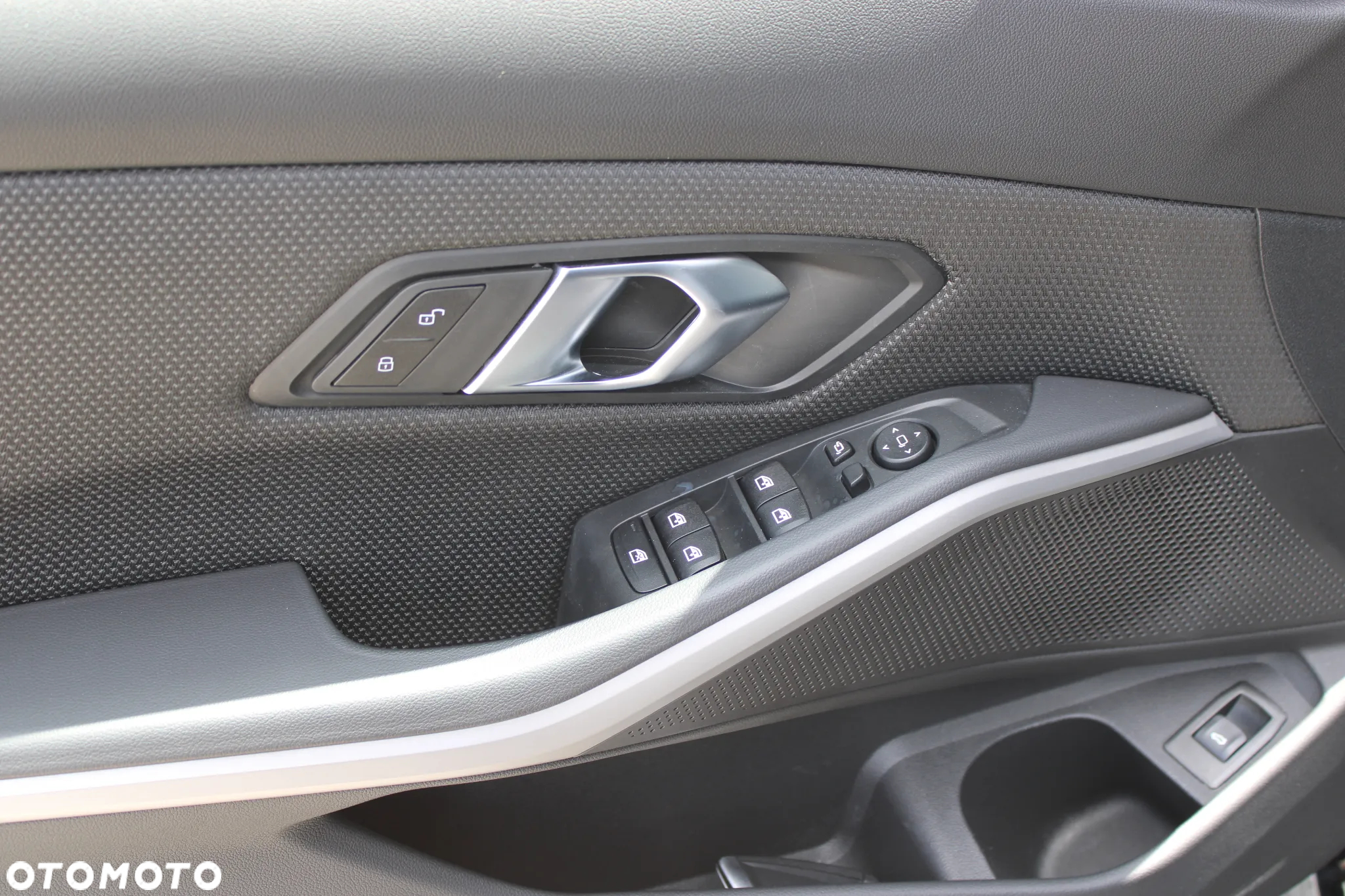BMW Seria 3 318i - 12