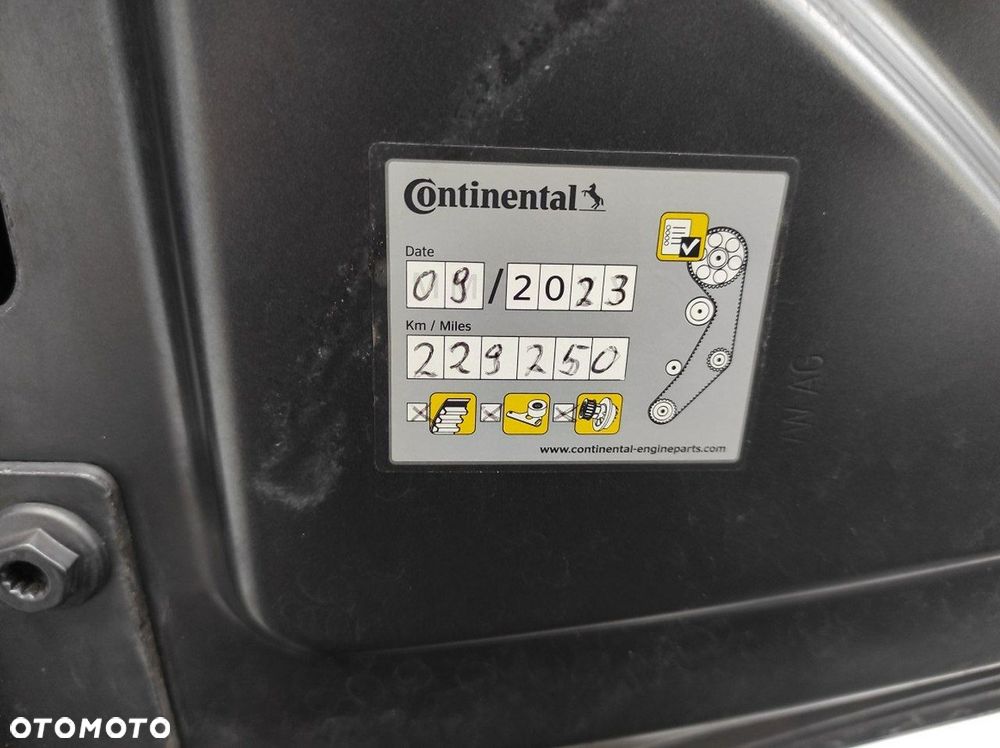 Volkswagen Passat - 16