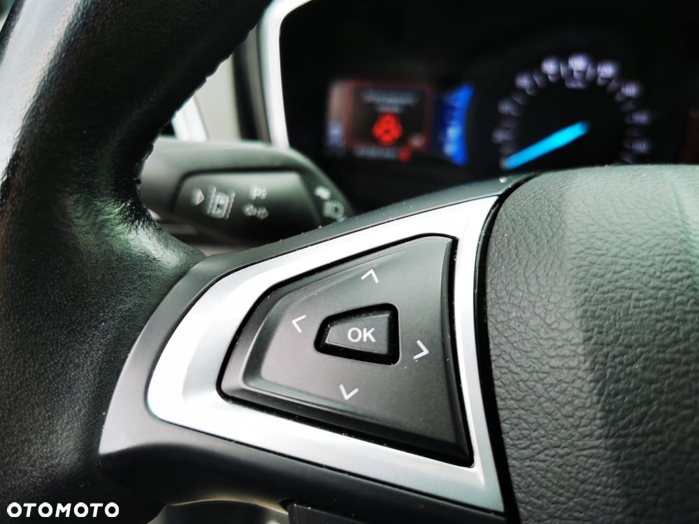 Ford Mondeo 2.0 Hybrid Titanium - 26