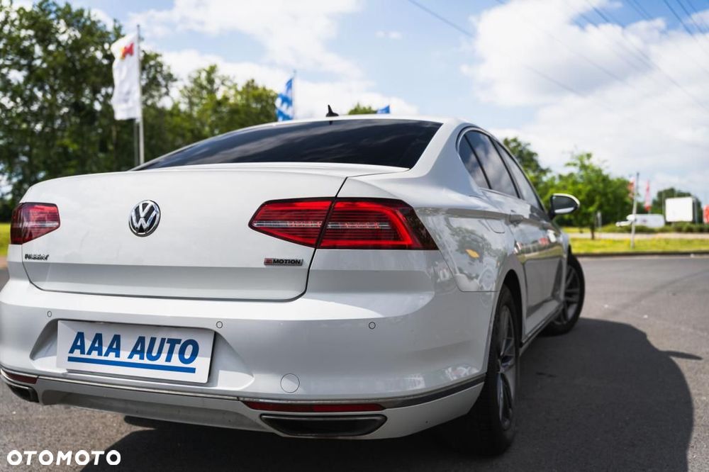 Volkswagen Passat - 14