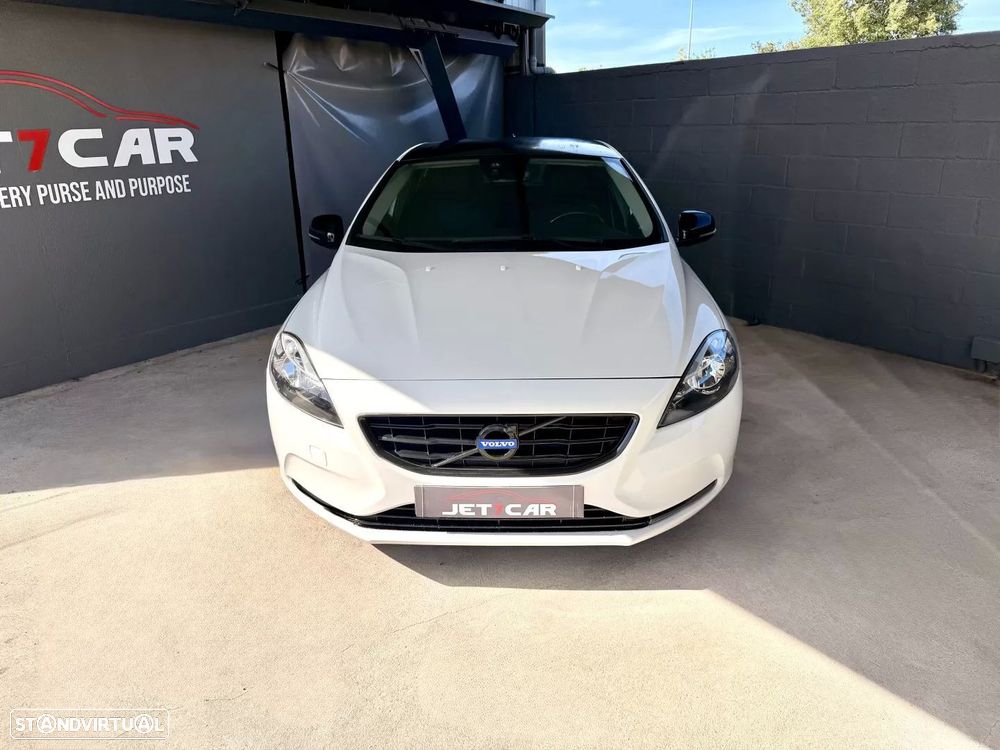 Volvo V40 2.0 D4 Momentum - 3