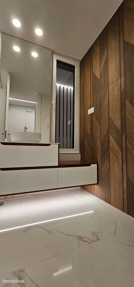 Moradia de Luxo V5 com Piscina e Jardim – Charneca de Caparica - Grande imagem: 5/47