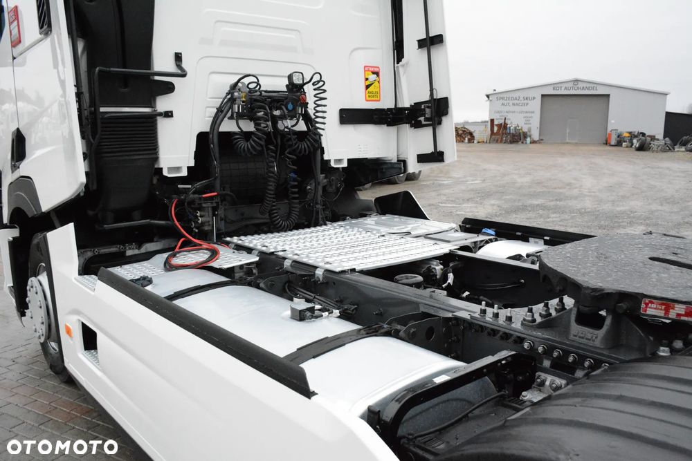 Renault T 460 / 2022r / Retarder / 2 baki / 2 łóżka / Lodówka / Mały przebieg - 9