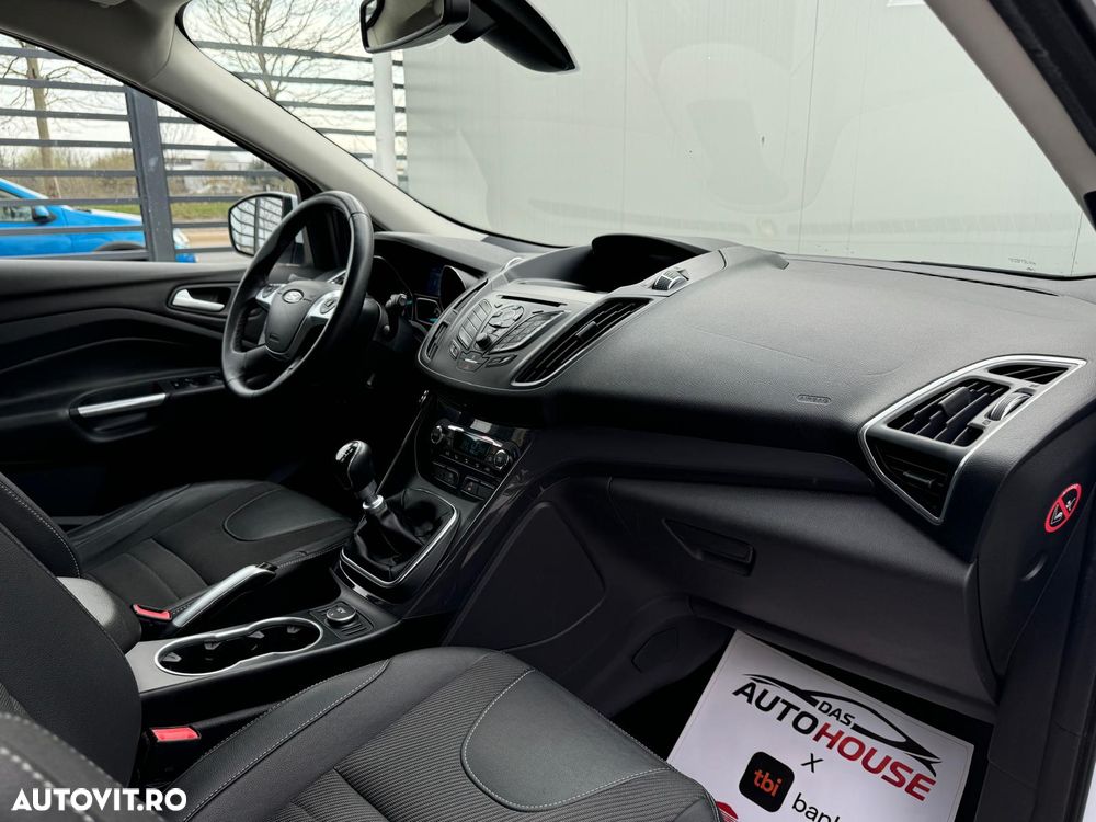 Ford Kuga 1.6 EcoBoost 2x4 Titanium - 11