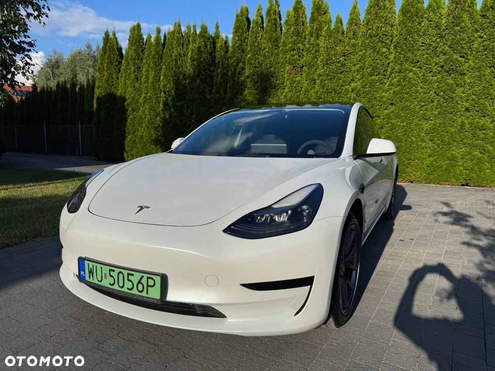 Tesla Model 3 - 1
