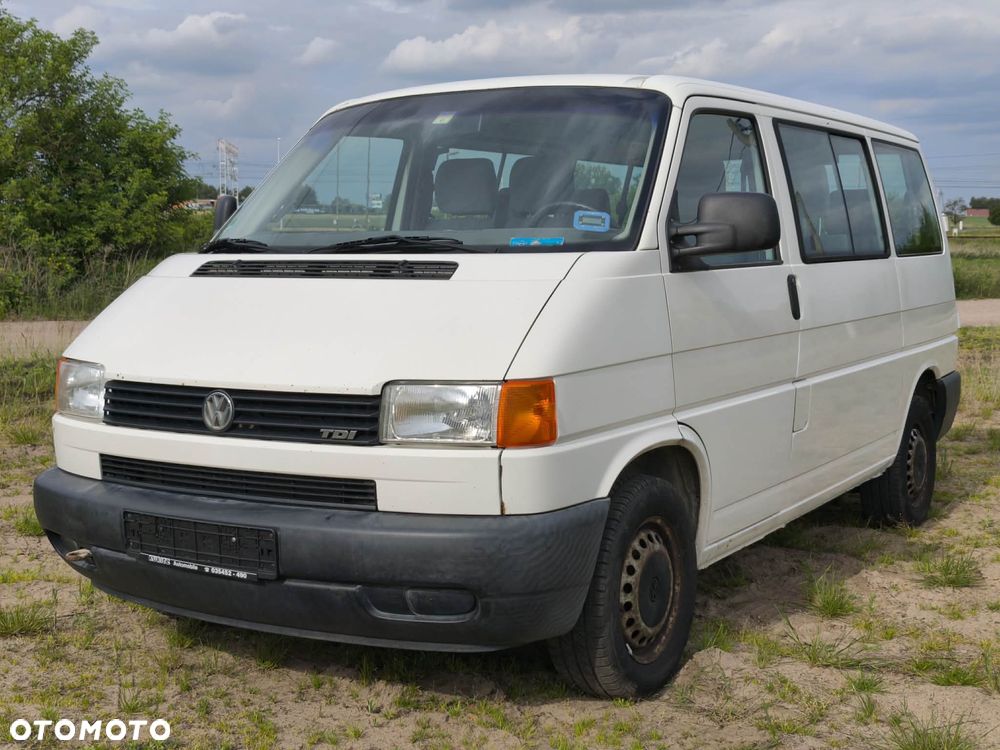 Volkswagen Transporter - 1