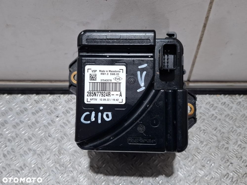 Głośnik hałasu silnika Renault Clio V 2023 1,6 e-tech hybryda generator dźwięku nr 285N77924R - 1