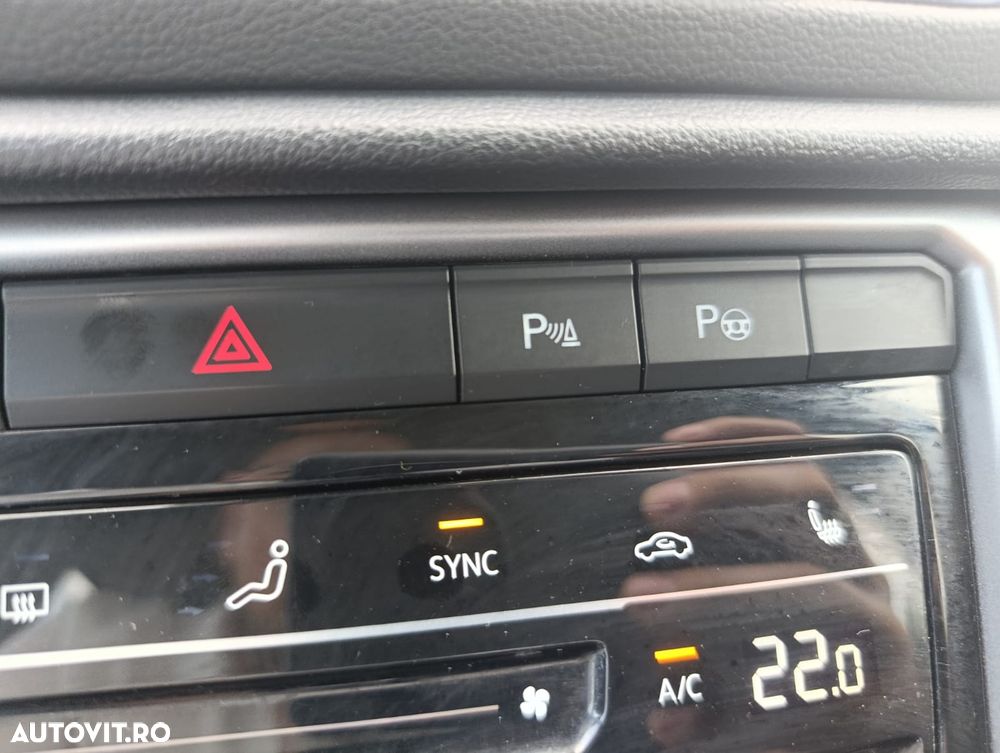 Volkswagen T-Roc 1.5 TSI DSG Life - 28