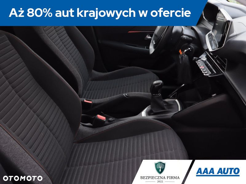 Peugeot 208 - 10