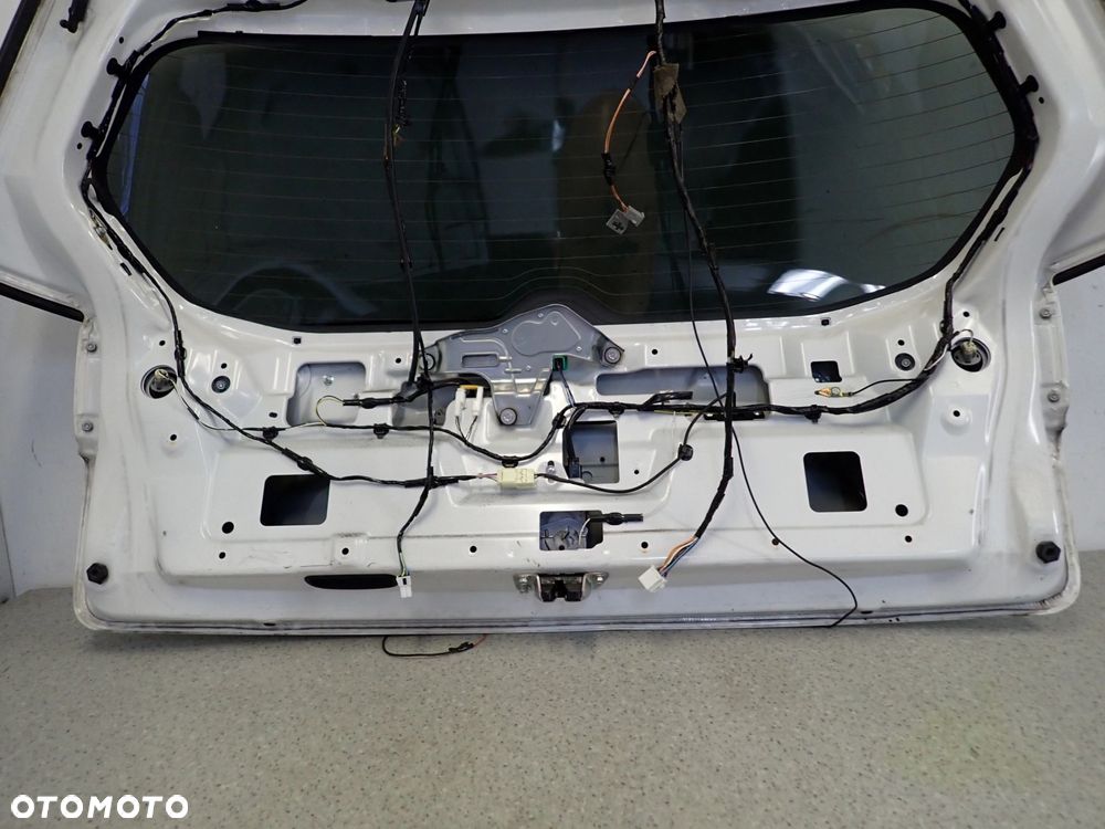 MITSUBISHI OUTLANDER II 07-12 KLAPA TYLNA BAGAŻNIKA W13 - 16