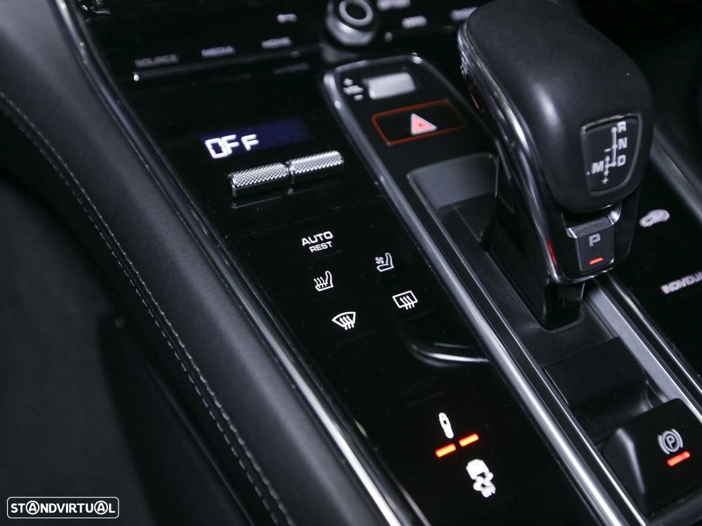 Porsche Panamera Sport Turismo 4S E-Hybrid - 42