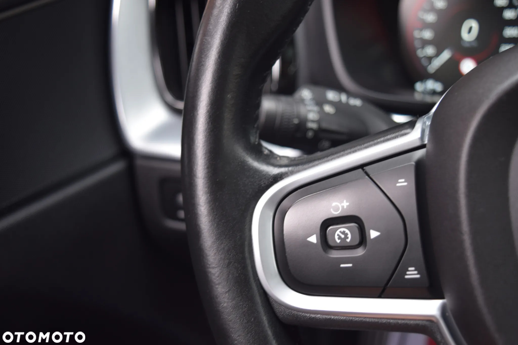 Volvo XC 60 D3 Momentum Pro - 22