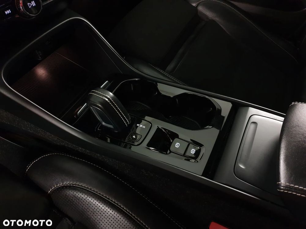 Volvo XC 40 D3 SCR R-Design - 31
