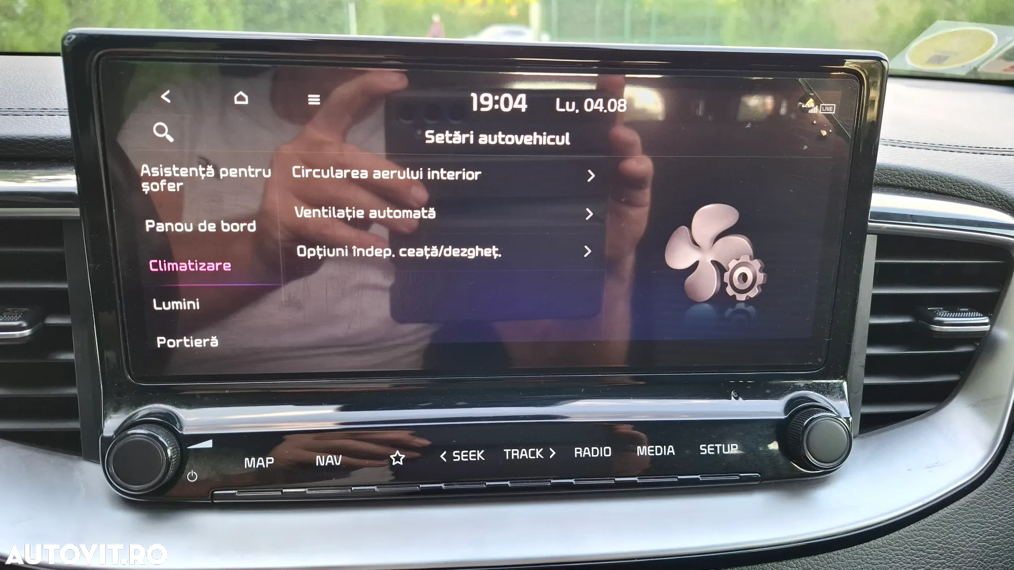 Kia Ceed 1.6 CRDi (48V Mild-Hybrid) Vision - 17