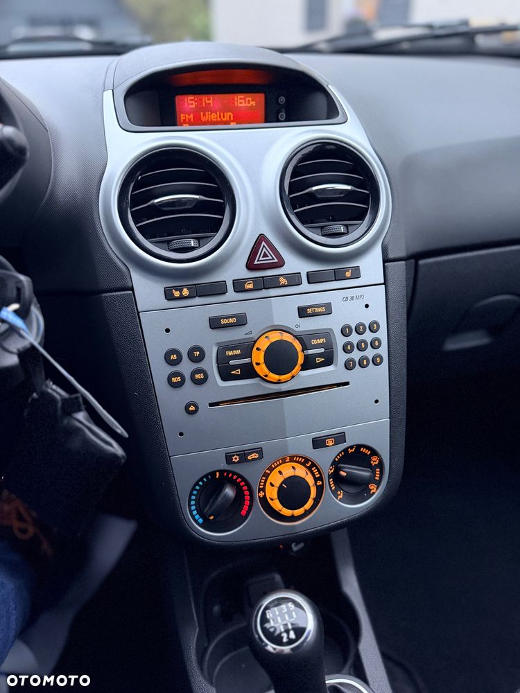 Opel Corsa 1.4 16V Innovation 110 Jahre - 23