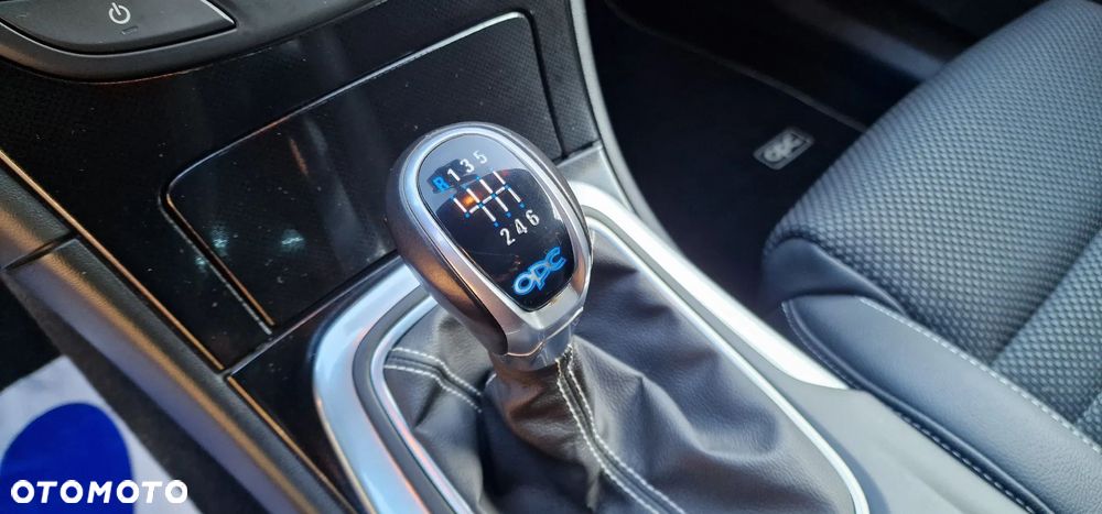 Opel Insignia 2.8 V6 Turbo 4x4 Sports Tourer OPC - 9