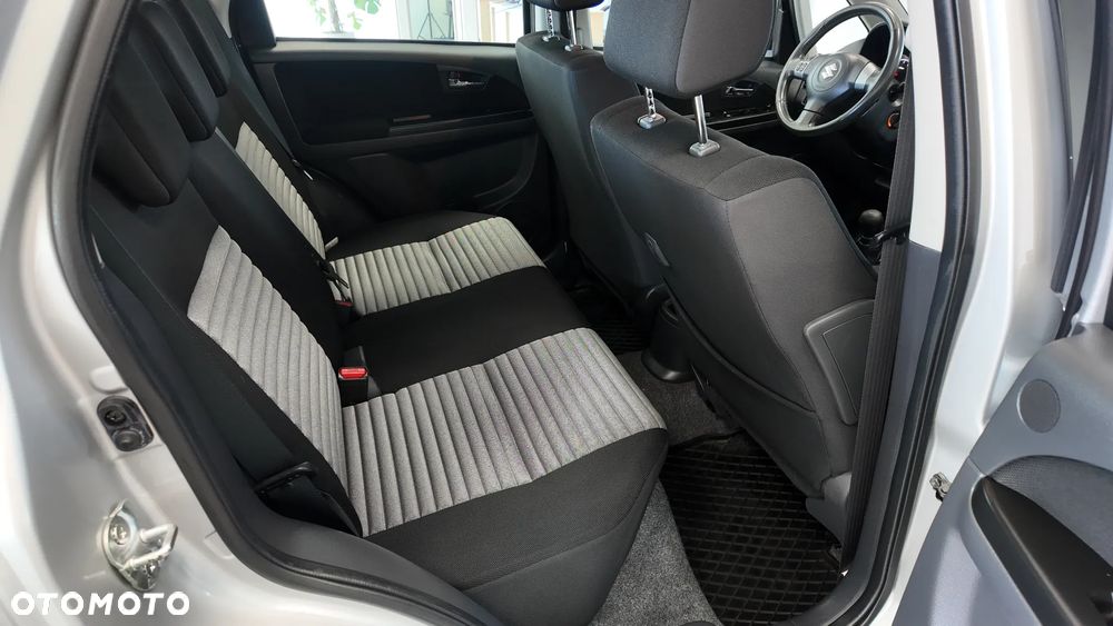 Suzuki SX4 1.6 Premium - 16