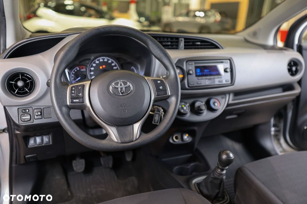 Toyota Yaris - 33