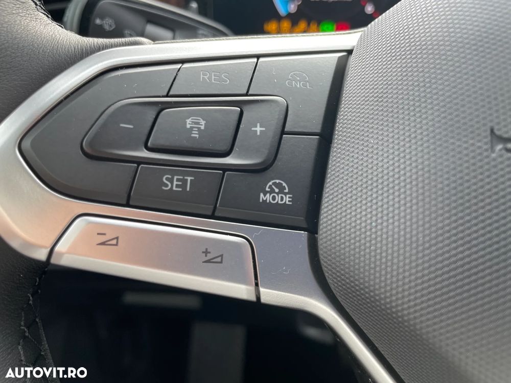 Volkswagen Tiguan - 24