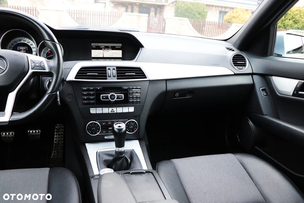 Mercedes-Benz Klasa C 200 Avantgarde Edition - 31