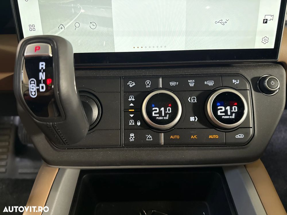 Land Rover Defender - 17