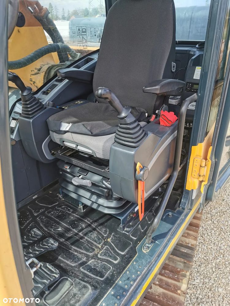 Hyundai HLC300-9A - 23