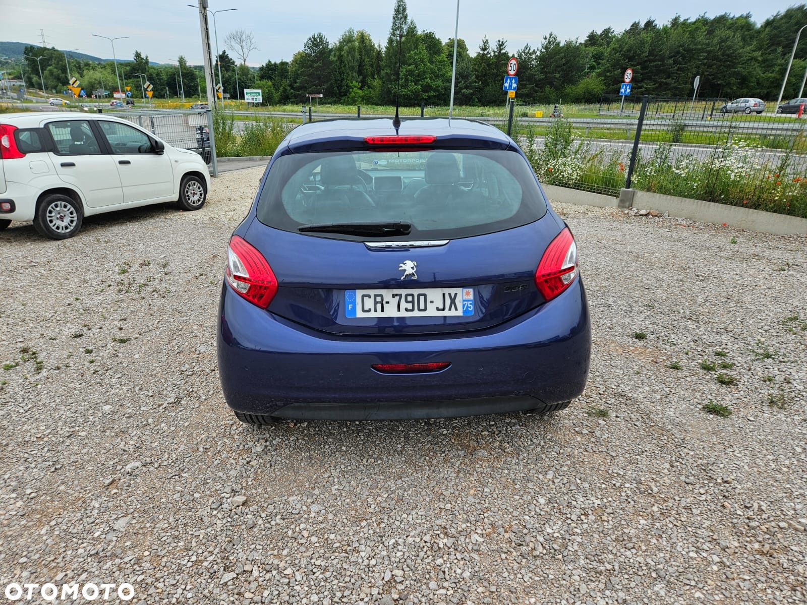 Peugeot 208 1.6 BlueHDi Allure S&S - 4