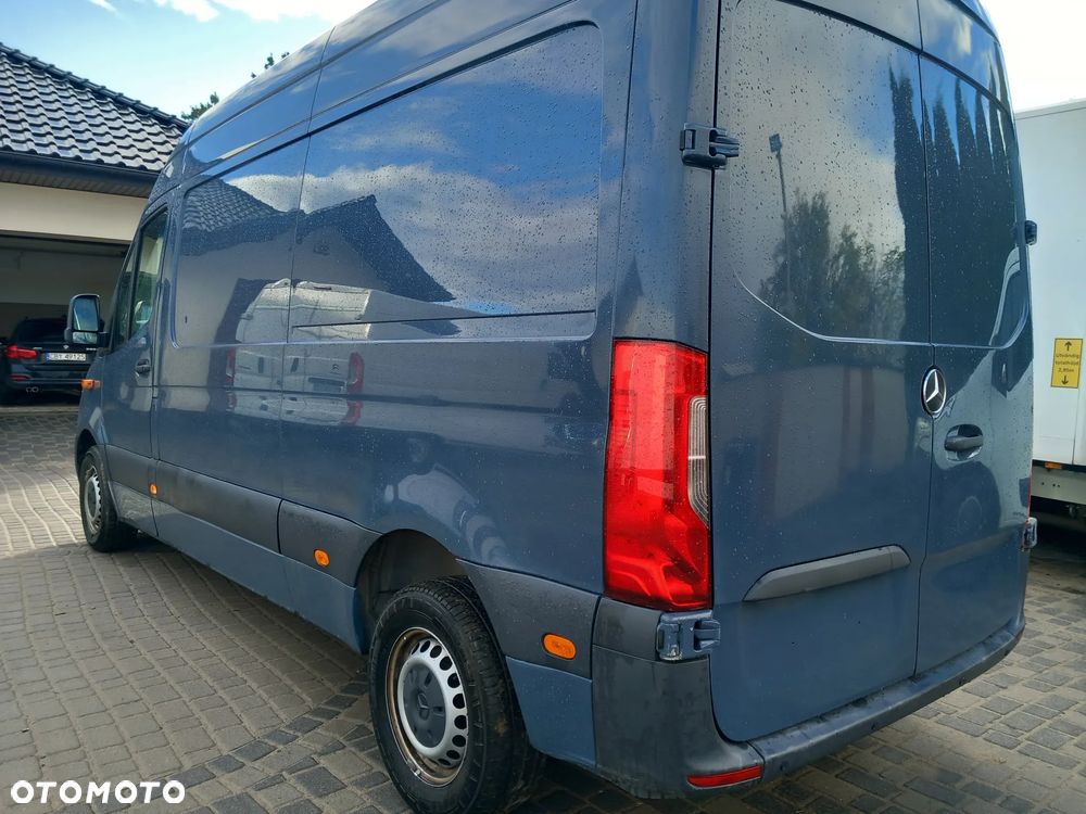 Mercedes-Benz Sprinter - 4