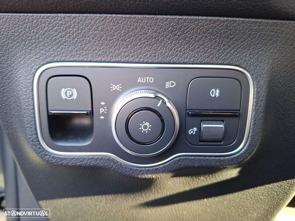 Mercedes-Benz GLB 180 d AMG Line - 21