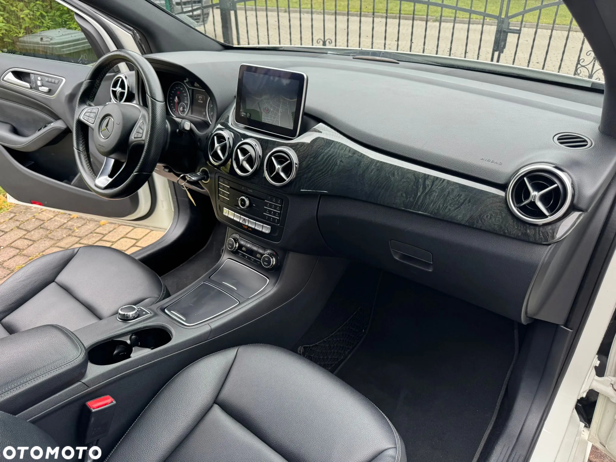 Mercedes-Benz Klasa B 250 4Matic 7G-DCT UrbanStyle Edition - 14
