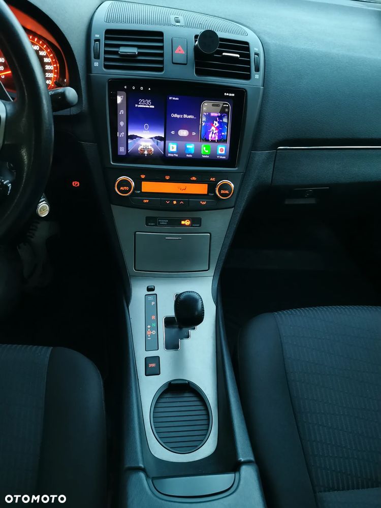 Toyota Avensis - 11