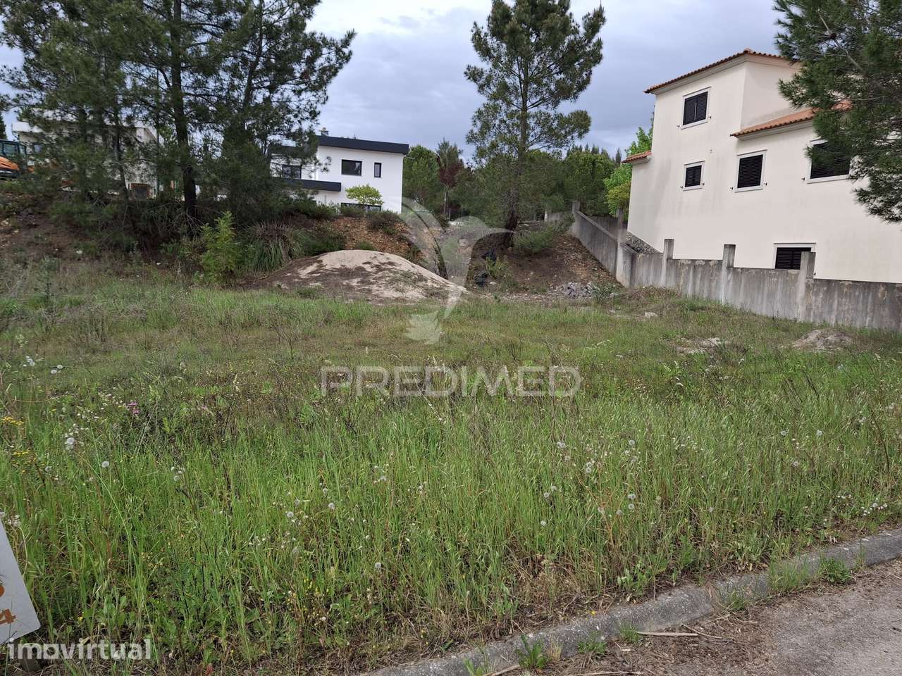 Lote de Moradia - Grande imagem: 2/13