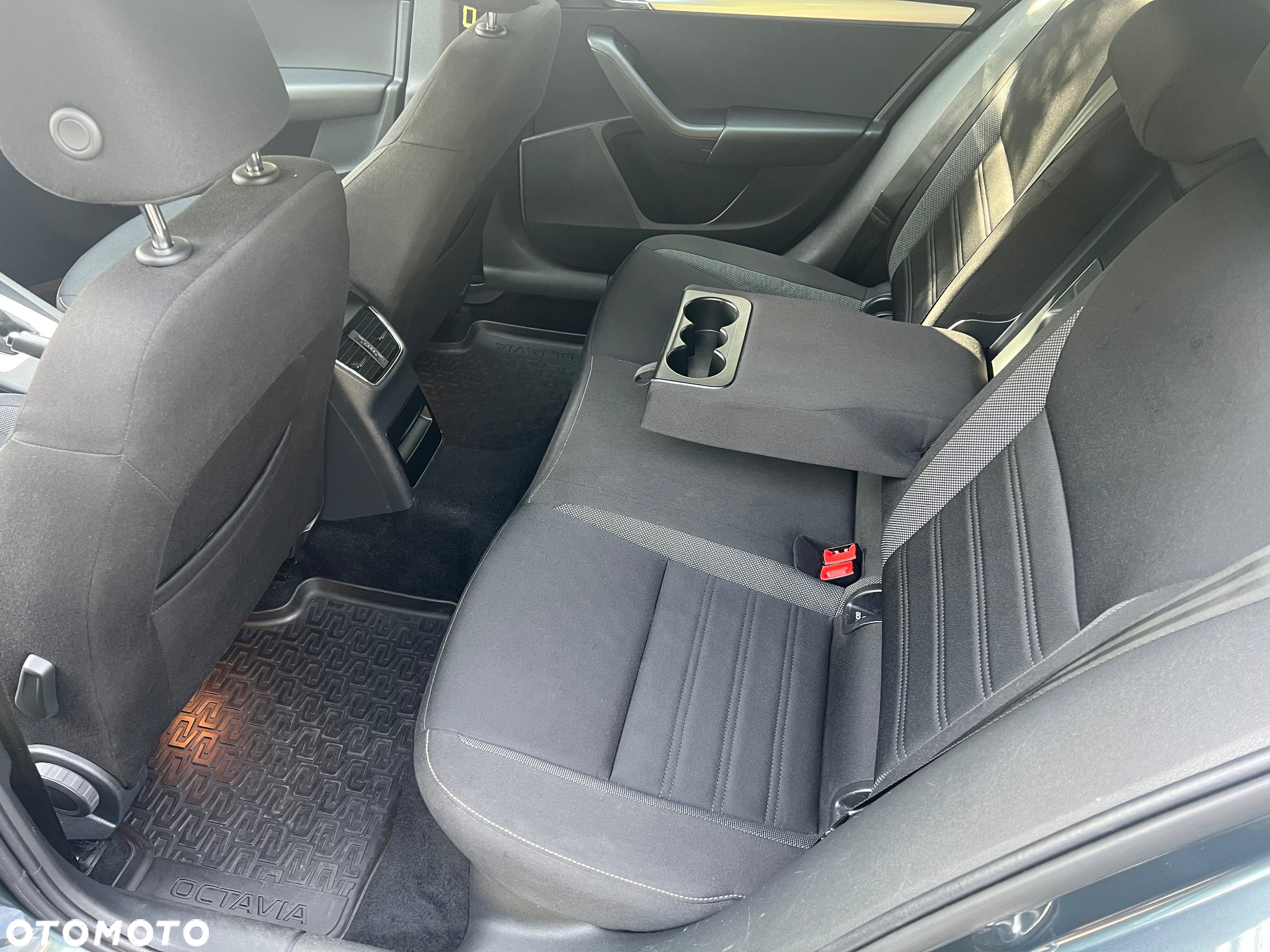 Skoda Octavia 2.0 TDI Ambition DSG - 8