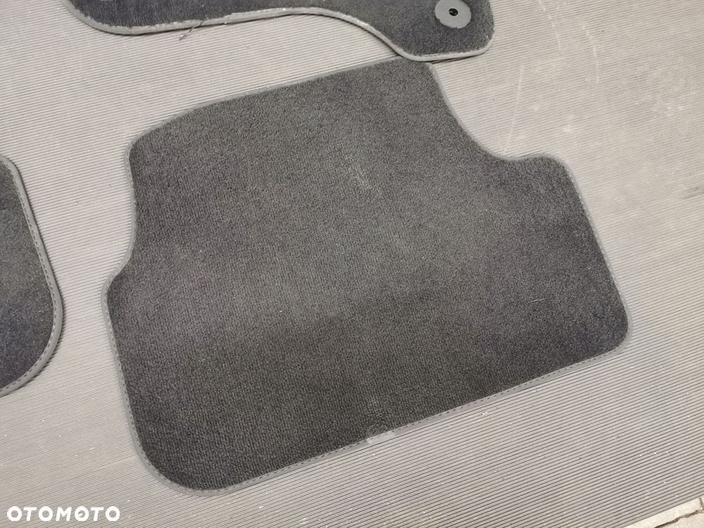 vw e-golf golf vii 7 oryginalne welurowe ddywaniki do elektryka - 4