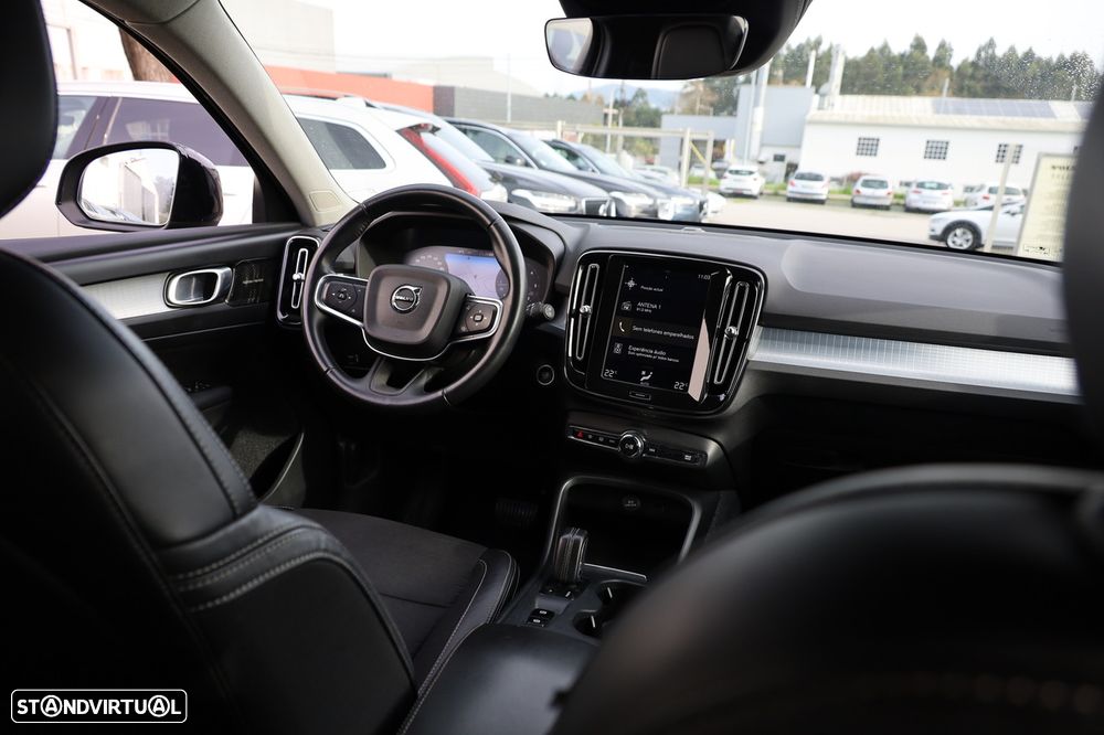 Volvo XC 40 2.0 D3 Momentum Geartronic - 17