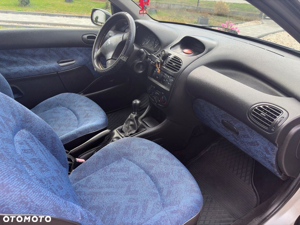 Peugeot 206 - 22