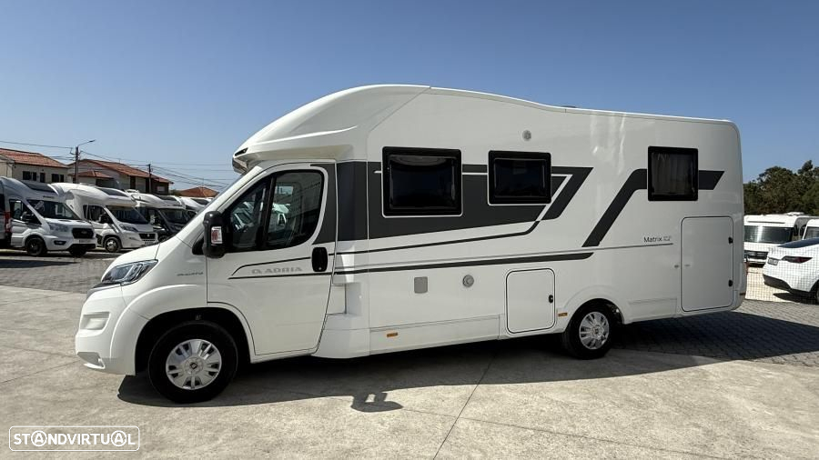 Adria Matrix 670 SC cama central e basculante - 39